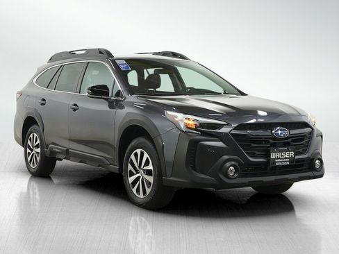 Used 2025 Subaru Outback Premium AWD/4WD image 7
