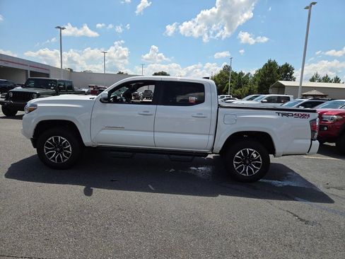 Used 2023 Toyota Tacoma TRD Sport w/ Advanced Technology Package AWD/4WD image 4