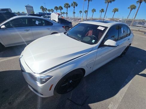 Used 2018 BMW 330e 330e iPerformance image 1