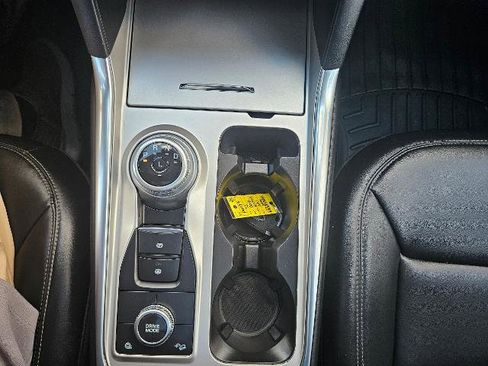 Certified 2022 Ford Explorer XLT w/ Equipment Group 202A image 23