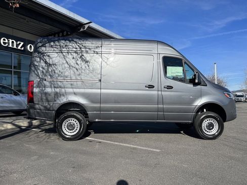 New 2025 Mercedes-Benz Sprinter 2500 image 9