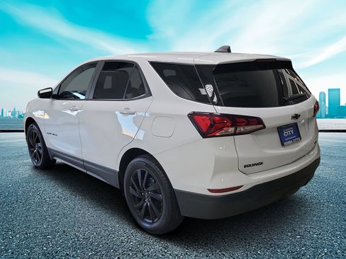Used 2023 Chevrolet Equinox LS w/ LS Convenience Package image 4