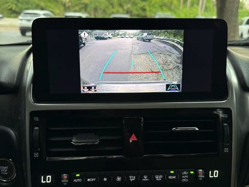 Used 2023 Lexus GX 460 Premium w/ Accessory Package AWD/4WD image 21