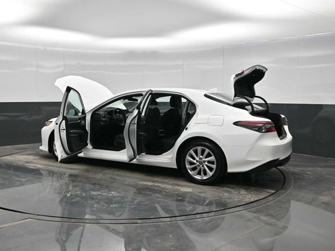 Used 2024 Toyota Camry LE image 42