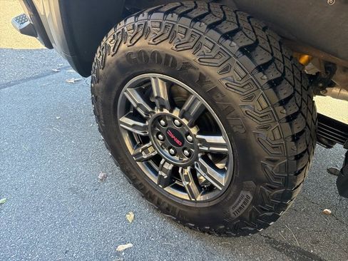 Used 2024 GMC Sierra 1500 AT4X image 38