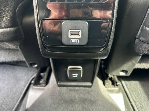 Used 2025 Jeep Compass Limited AWD/4WD image 33