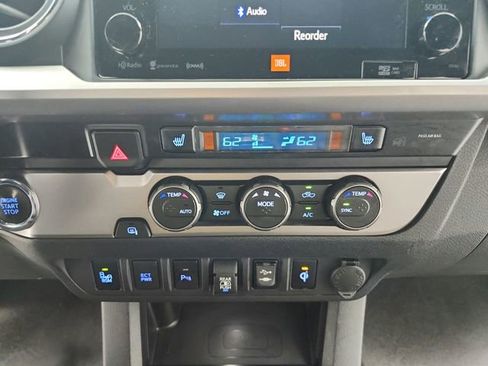 Used 2019 Toyota Tacoma Limited image 31