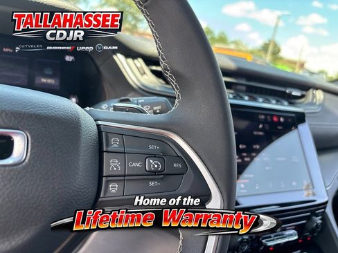 Used 2024 Jeep Grand Cherokee Laredo X w/ Trailer Tow Package AWD/4WD image 19