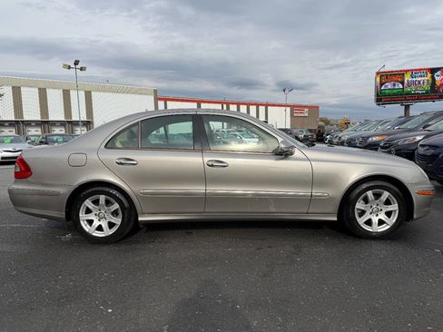 Used 2008 Mercedes-Benz E 320 BlueTEC Sedan image 4