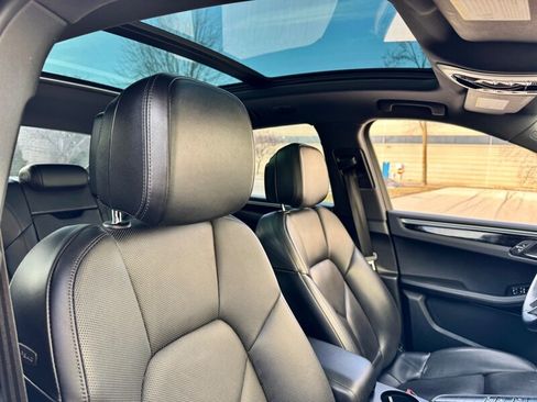 Used 2018 Porsche Macan image 20