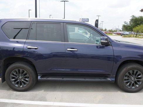 Used 2023 Lexus GX 460 Premium w/ Premium Package AWD/4WD image 4