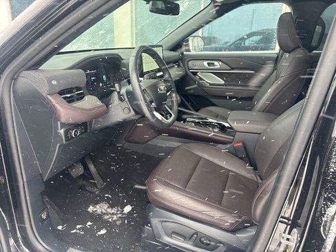 Used 2025 Ford Explorer Platinum w/ Ultimate Package image 8