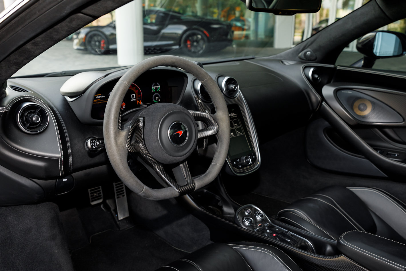 Used 2018 McLaren 570S RWD image 42