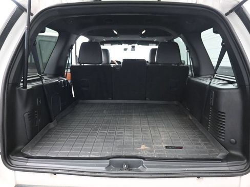 Used 2016 Lincoln Navigator Select AWD/4WD image 30