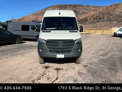 Used 2026 Mercedes-Benz Sprinter 2500 image 8