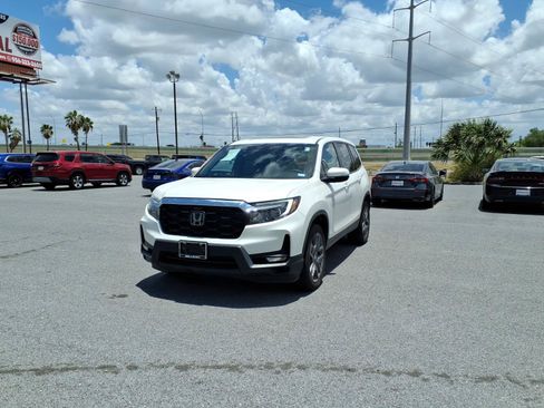Certified 2023 Honda Passport EX-L image 4