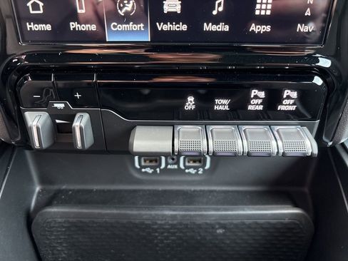 Used 2023 RAM 1500 Laramie image 31