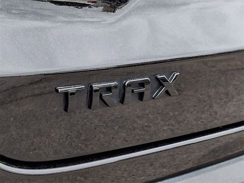 Used 2024 Chevrolet Trax RS w/ Sunroof Package image 33