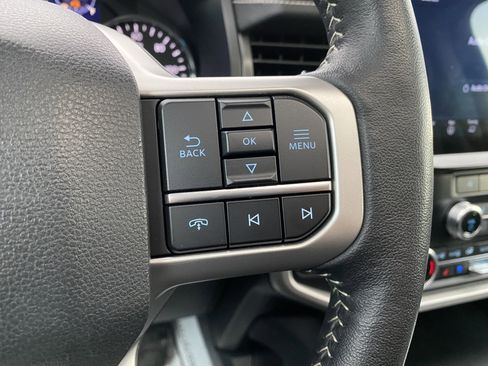 Used 2024 Ford Expedition Max XLT image 21