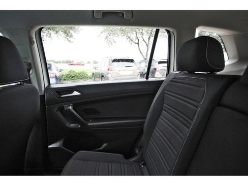 Used 2022 Volkswagen Tiguan S FWD image 11