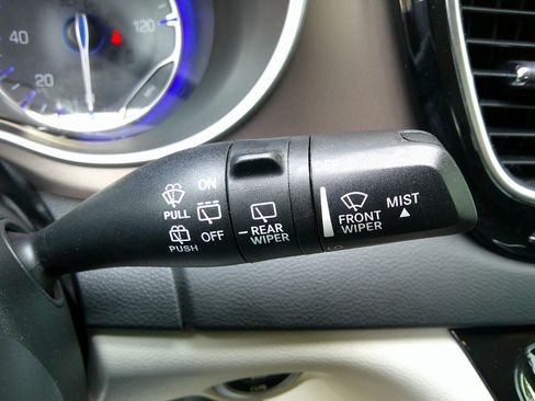 Used 2018 Chrysler Pacifica Touring Plus w/ Tire & Wheel Group image 21