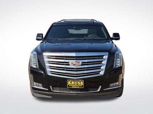 Used 2017 Cadillac Escalade ESV Platinum AWD/4WD image 12
