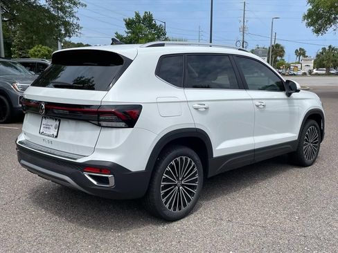 New 2026 Volkswagen Taos SE FWD image 20