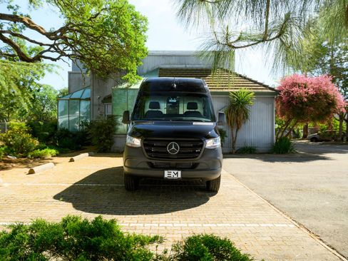 Used 2020 Mercedes-Benz Sprinter 1500 image 6