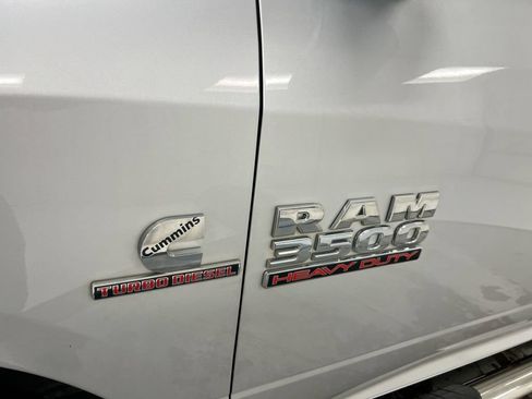 Used 2018 RAM 3500 Tradesman w/ Chrome Appearance Group AWD/4WD image 18