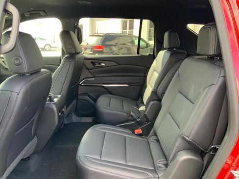 New 2026 Chevrolet Traverse LT w/ LPO, Floor Liner Package image 11