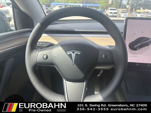 Used 2023 Tesla Model Y Long Range AWD/4WD image 23