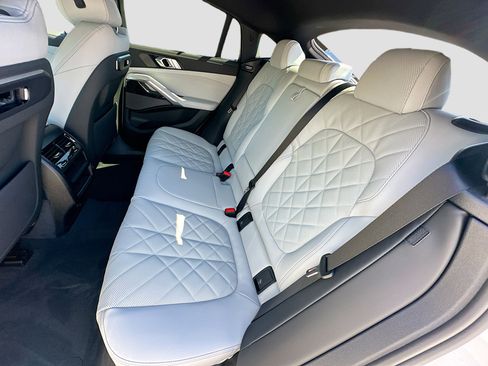 New 2026 BMW X6 xDrive40i w/ Executive Package image 20