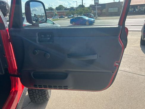Used 2006 Jeep Wrangler Rubicon AWD/4WD image 13