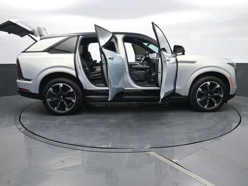 Used 2025 Cadillac Escalade IQ Sport 1 w/ Smart Trailering package image 34