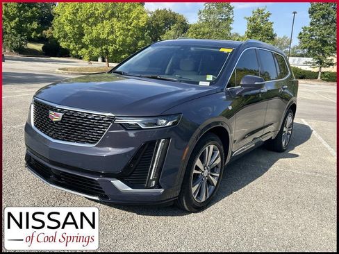Used 2025 Cadillac XT6 Premium Luxury w/ Technology Package FWD image 3