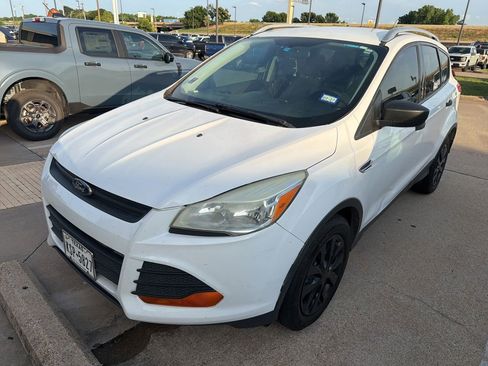 Used 2016 Ford Escape S FWD image 1