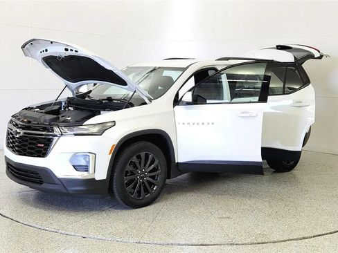 Used 2023 Chevrolet Traverse RS FWD image 10