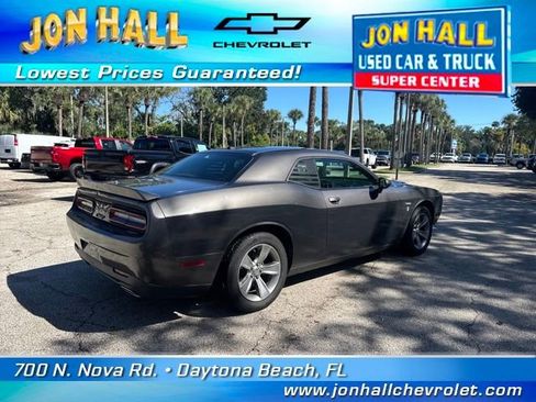 Used 2020 Dodge Challenger SXT image 10
