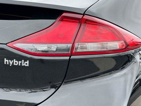 Used 2020 Hyundai Ioniq SE FWD image 26