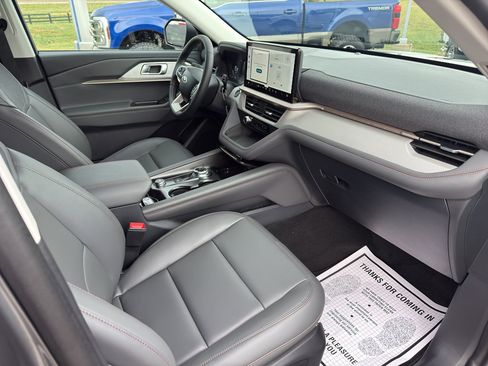 New 2025 Ford Explorer Active w/ Active Comfort Package image 12