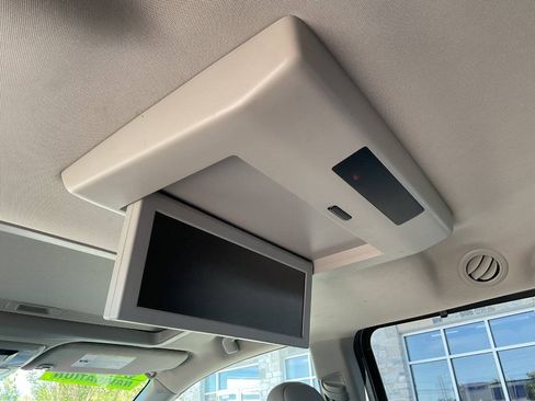 Used 2020 Toyota Sienna XLE Premium w/ Carpet Mat Package FWD image 36