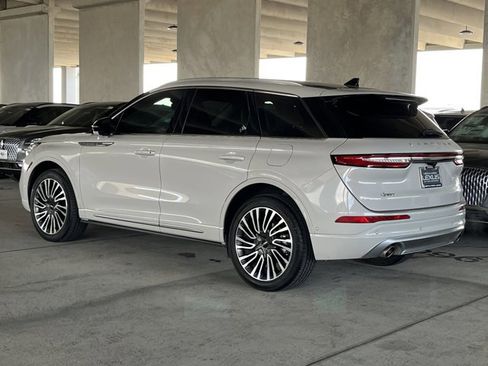 Used 2022 Lincoln Corsair Reserve w/ Equipment Group 201A image 2