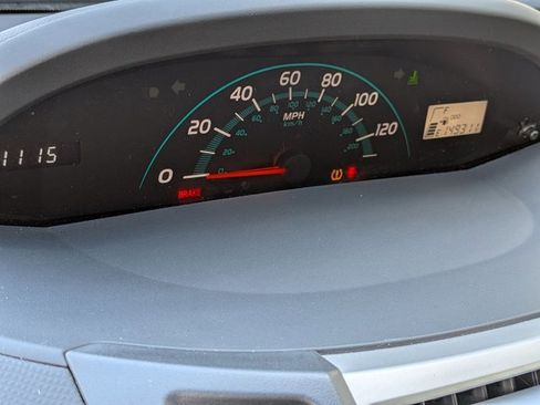 Used 2008 Toyota Yaris 2-Door Hatchback image 8