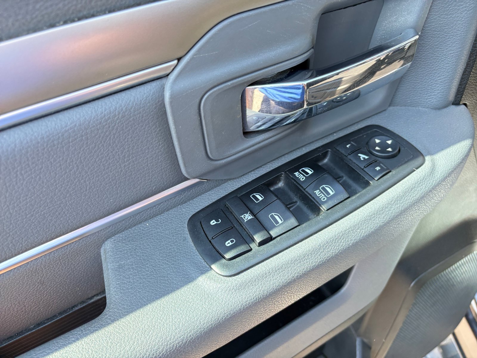 Used 2018 RAM 1500 Lone Star AWD/4WD image 10