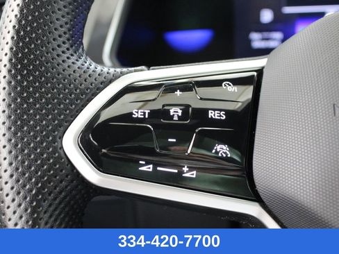 Certified 2023 Volkswagen Tiguan SE R-Line image 25