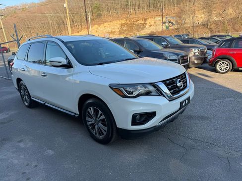 Used 2018 Nissan Pathfinder SV w/ SV Tech Package image 1