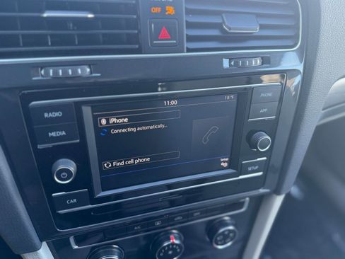 Used 2018 Volkswagen Golf S image 24