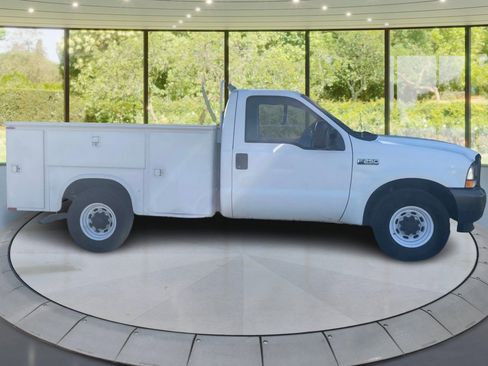 Used 2004 Ford F250 XL image 4