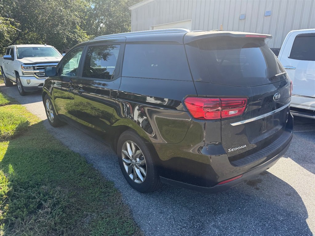 Used 2019 Kia Sedona EX FWD image 3