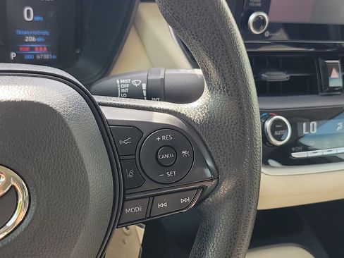 Used 2022 Toyota Corolla LE image 25